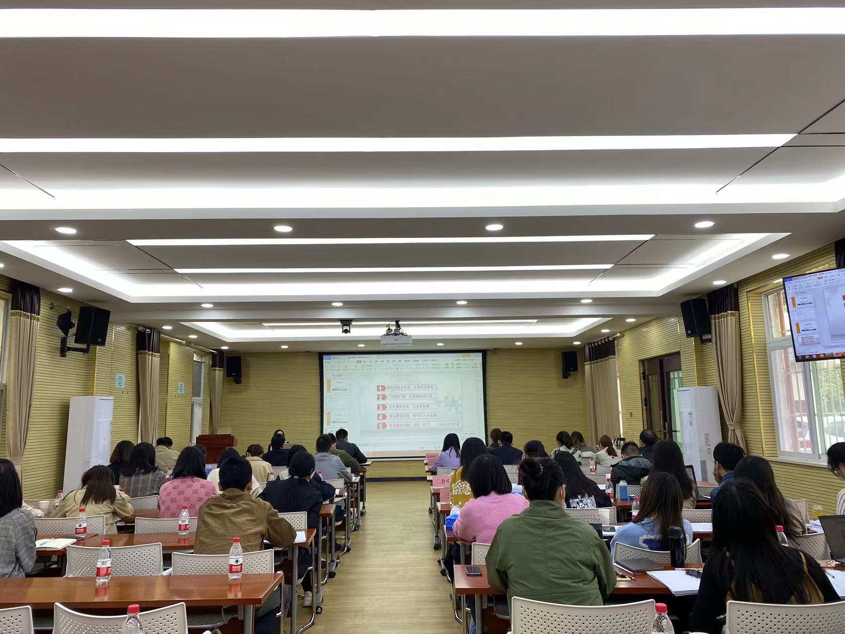 彩虹多多官网-追求健康,你我一起成长